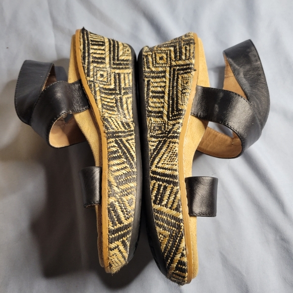 Vionic women's Cancun black leather woven wedge sandals - Picture 6 of 13